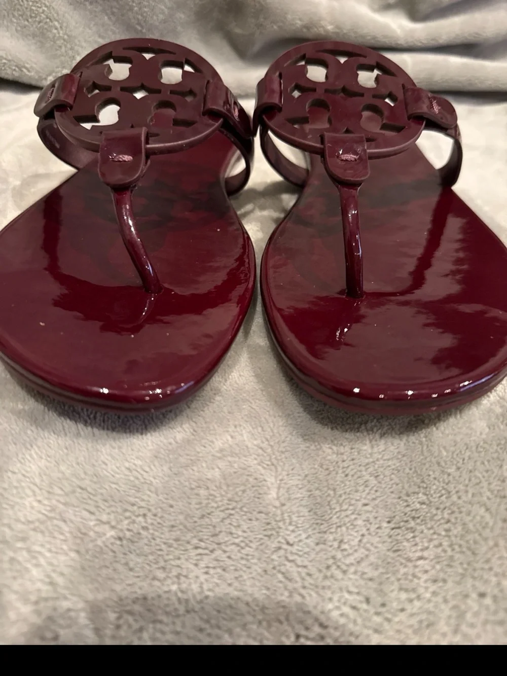 Tory Burch Patent Thong Sandals in Burgundy